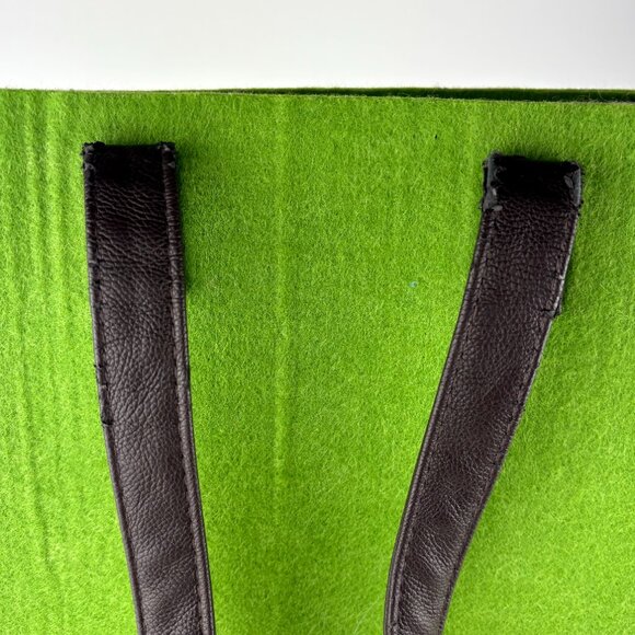 Vibrant Green Felt Tote Bag with Black Faux Leather Handles Like New - Picture 8 of 12
